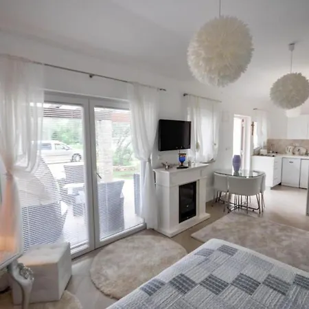 T Holiday home Umag